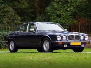 Daimler Double Six 1979 года